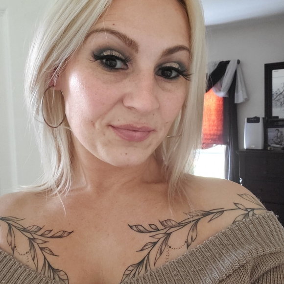 Meet your Posher, Rebecca - Picture 3 of 7